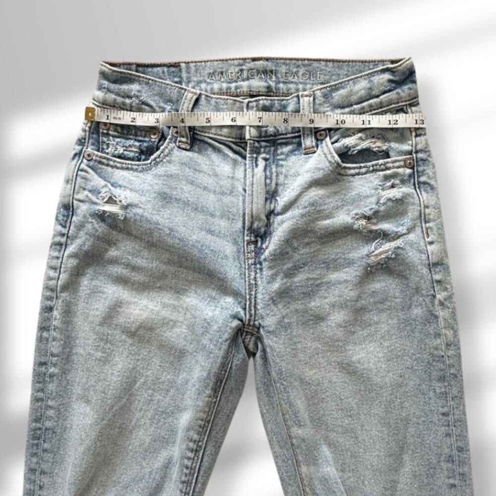 💙 American Eagle Distressed Boyfriend Jeans for Petites | Light Wash | Size 000 - Picture 8 of 8